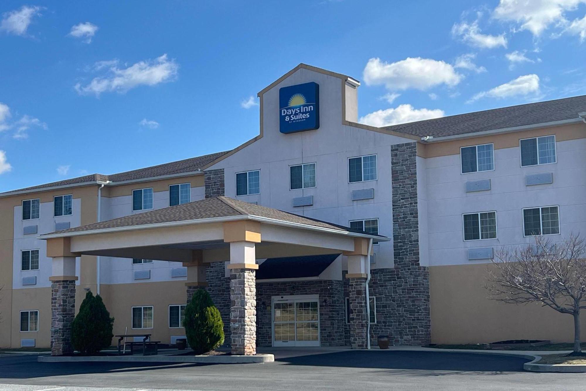 Days Inn & Suites By Wyndham Manheim Lebanon Esterno foto