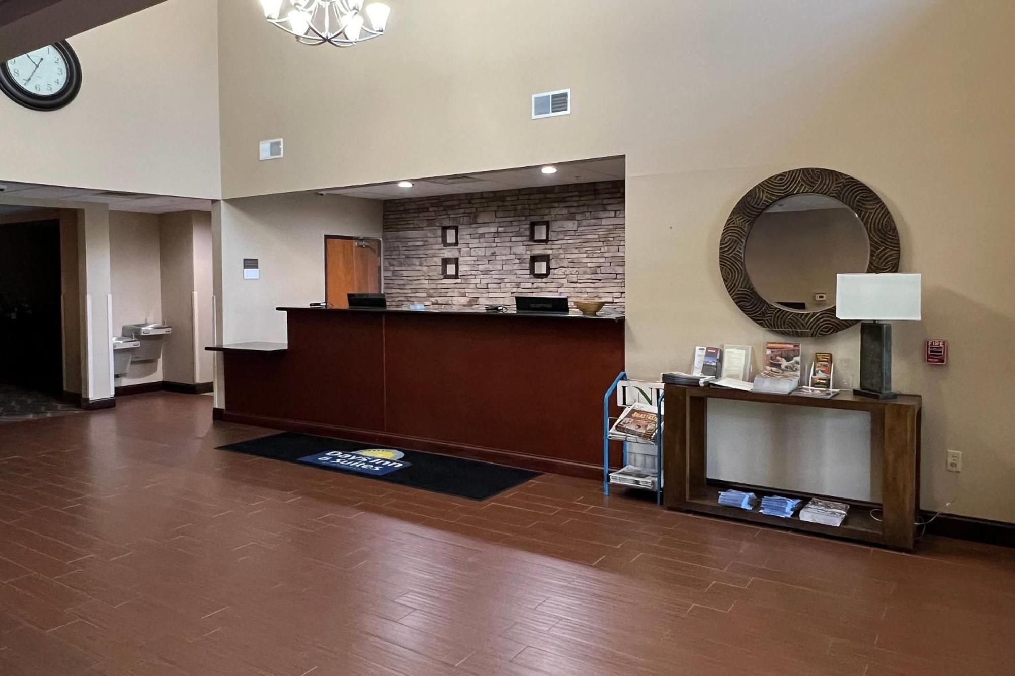 Days Inn & Suites By Wyndham Manheim Lebanon Esterno foto